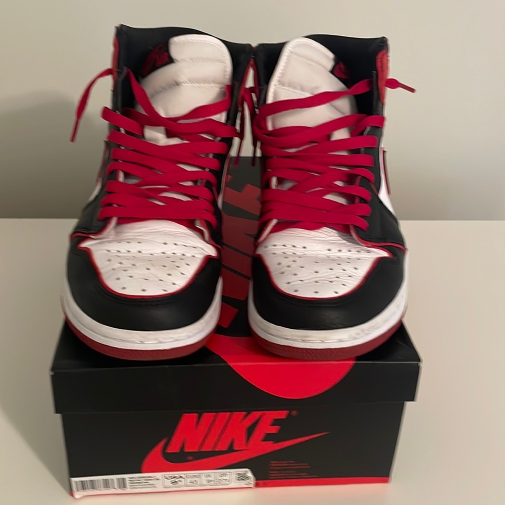 AirJordan Retro High OG- BloodLine- Custom- Red/Black Size 9.5. Original…